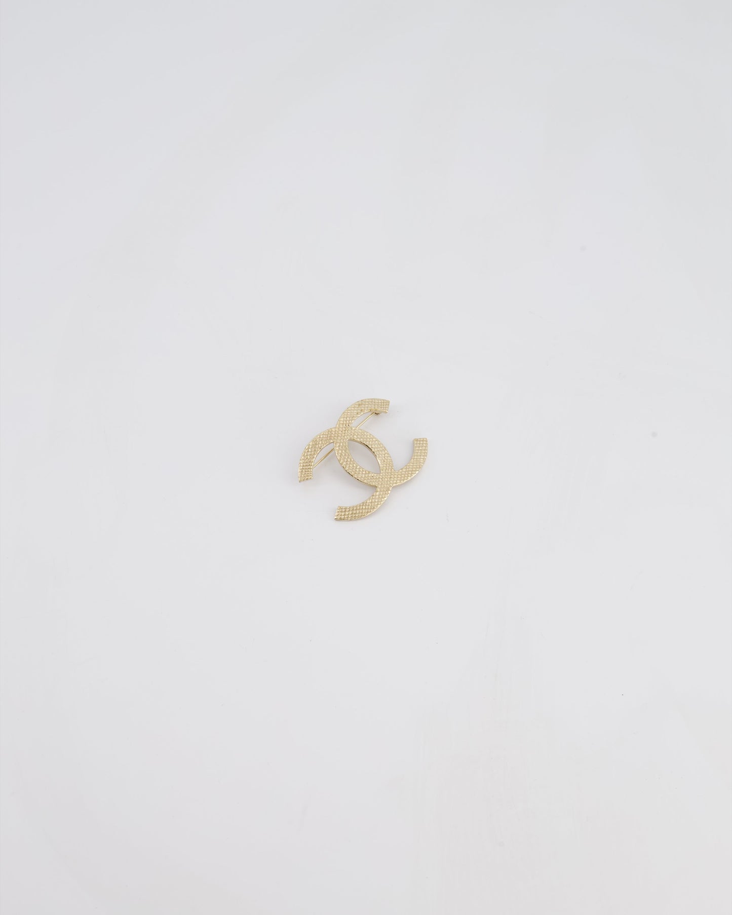 Chanel 16B Champagne Gold CC Textured Brooch