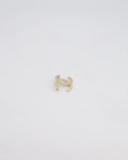Chanel 16B Champagne Gold CC Textured Brooch