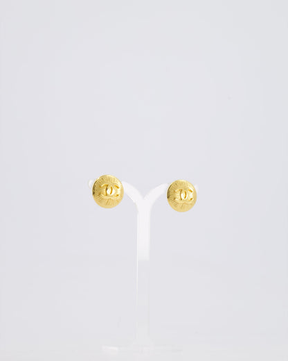 *HOT* Chanel Vintage Gold Medallion Starburst Clip On Earrings with CC Logo Detail