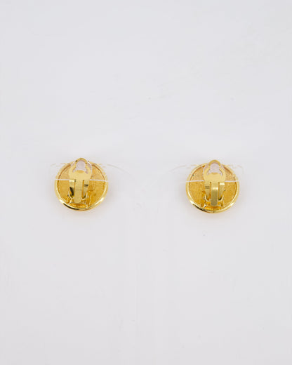 *HOT* Chanel Vintage Gold Medallion Starburst Clip On Earrings with CC Logo Detail