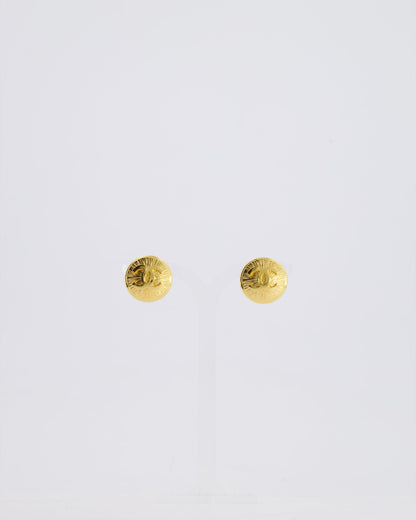 *HOT* Chanel Vintage Gold Medallion Starburst Clip On Earrings with CC Logo Detail