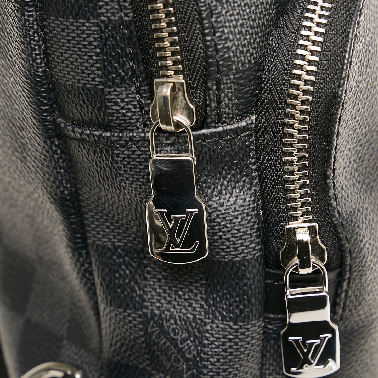 Louis Vuitton Avenue Sling Black Damier Graphite Canvas