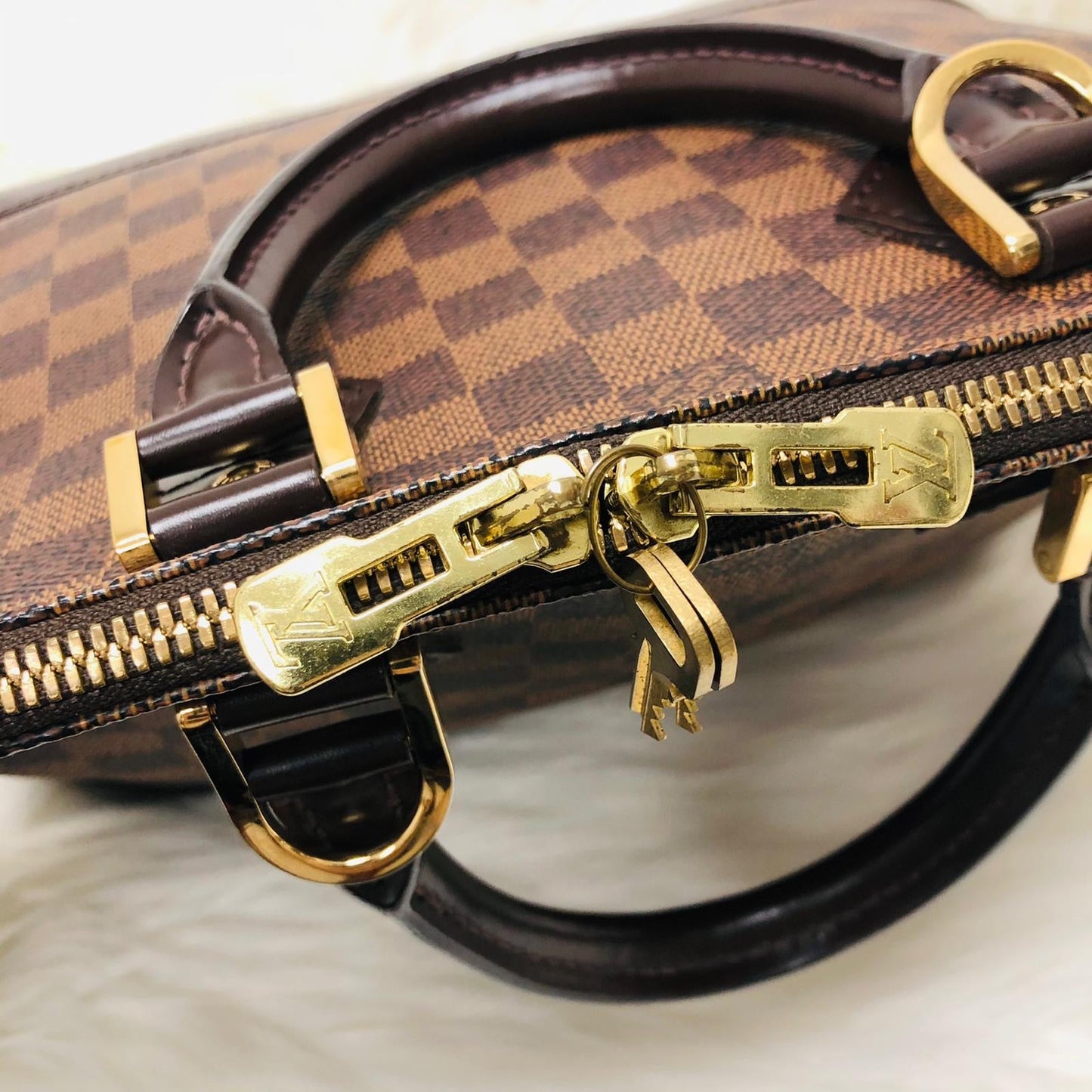 Louis-Vuitton Alma Damier Ebene PM