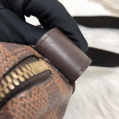 Louis-Vuitton Damier Ebene Daniel GM Messenger Bag