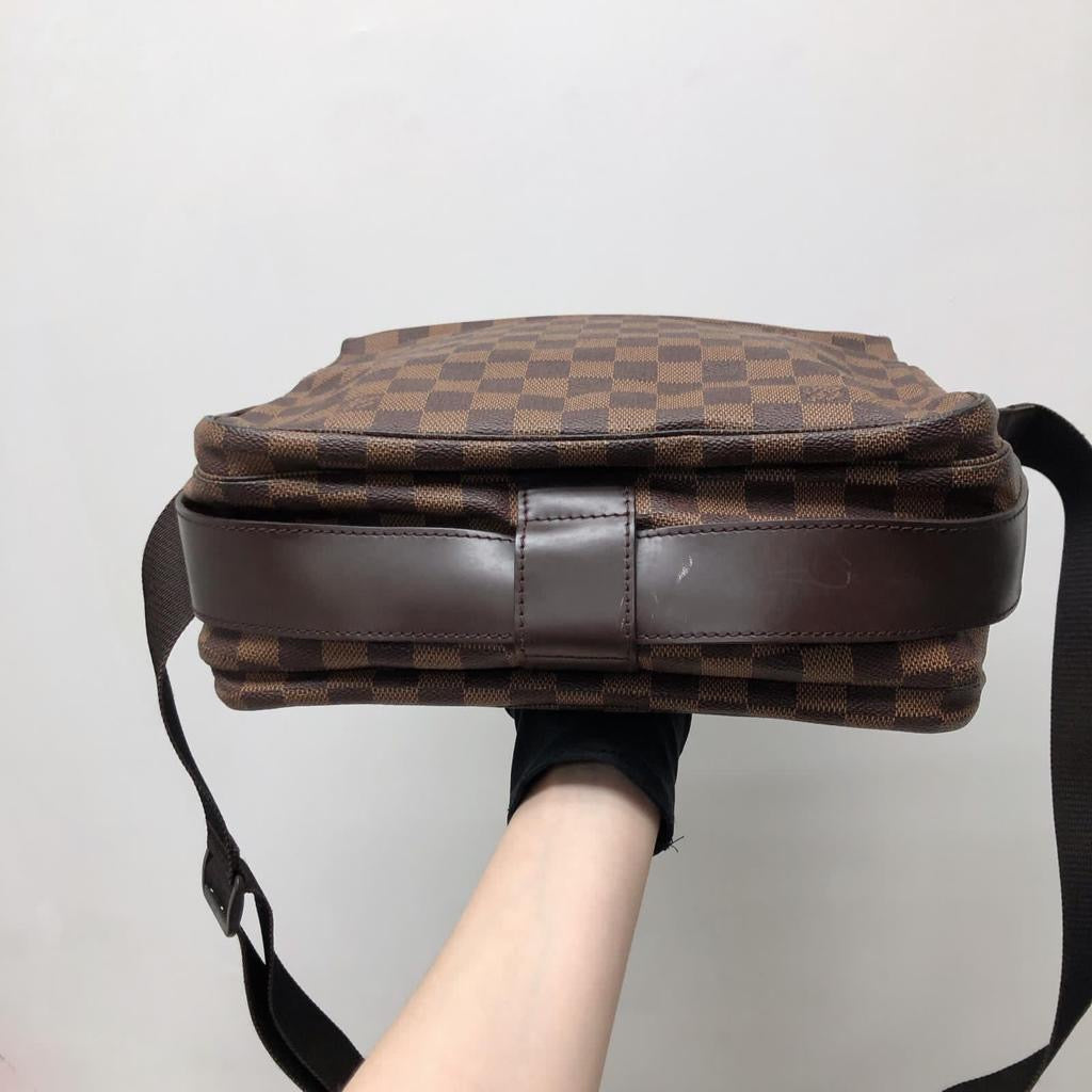 Louis-Vuitton Damier Ebene Daniel GM Messenger Bag