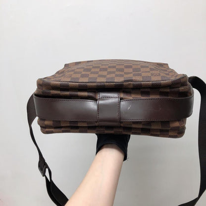 Louis-Vuitton Damier Ebene Daniel GM Messenger Bag