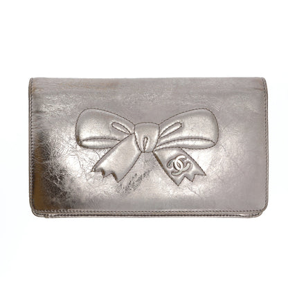 CHANEL Wallet in Metallic Leather