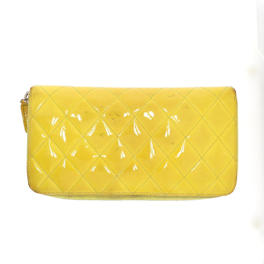 CHANEL Wallet in Yellow Patent