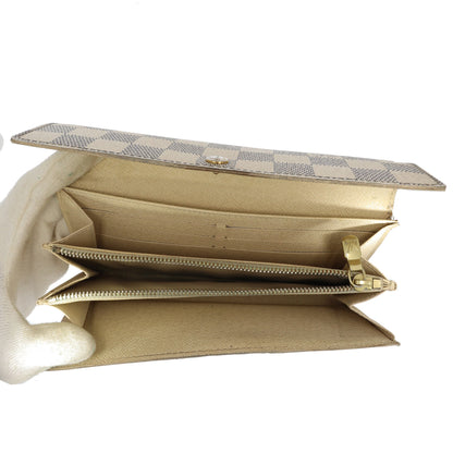 LOUIS VUITTON Wallet in White Canvas