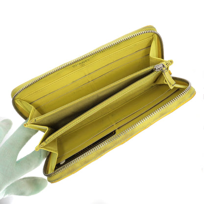 CHANEL Wallet in Yellow Patent