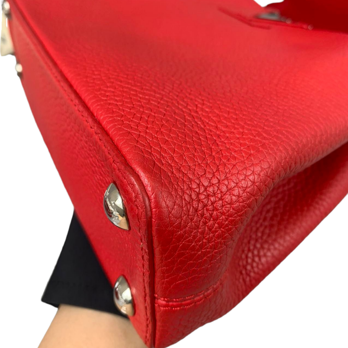 Louis-Vuitton Capucines BB Red Taurillon Leather