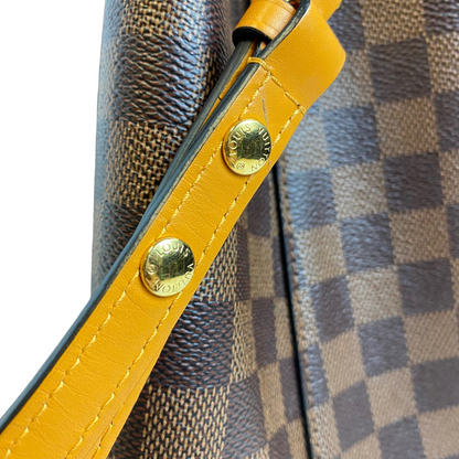 Handbag Luxury Designer By Louis Vuitton  Size: Medium