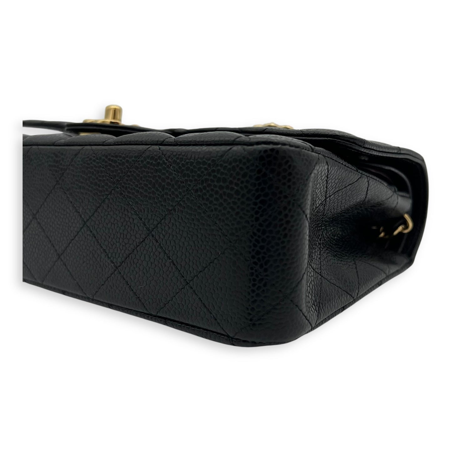Classic Double Flap Medium Black Shoulder Bag in Caviar Leather, Gold hardware