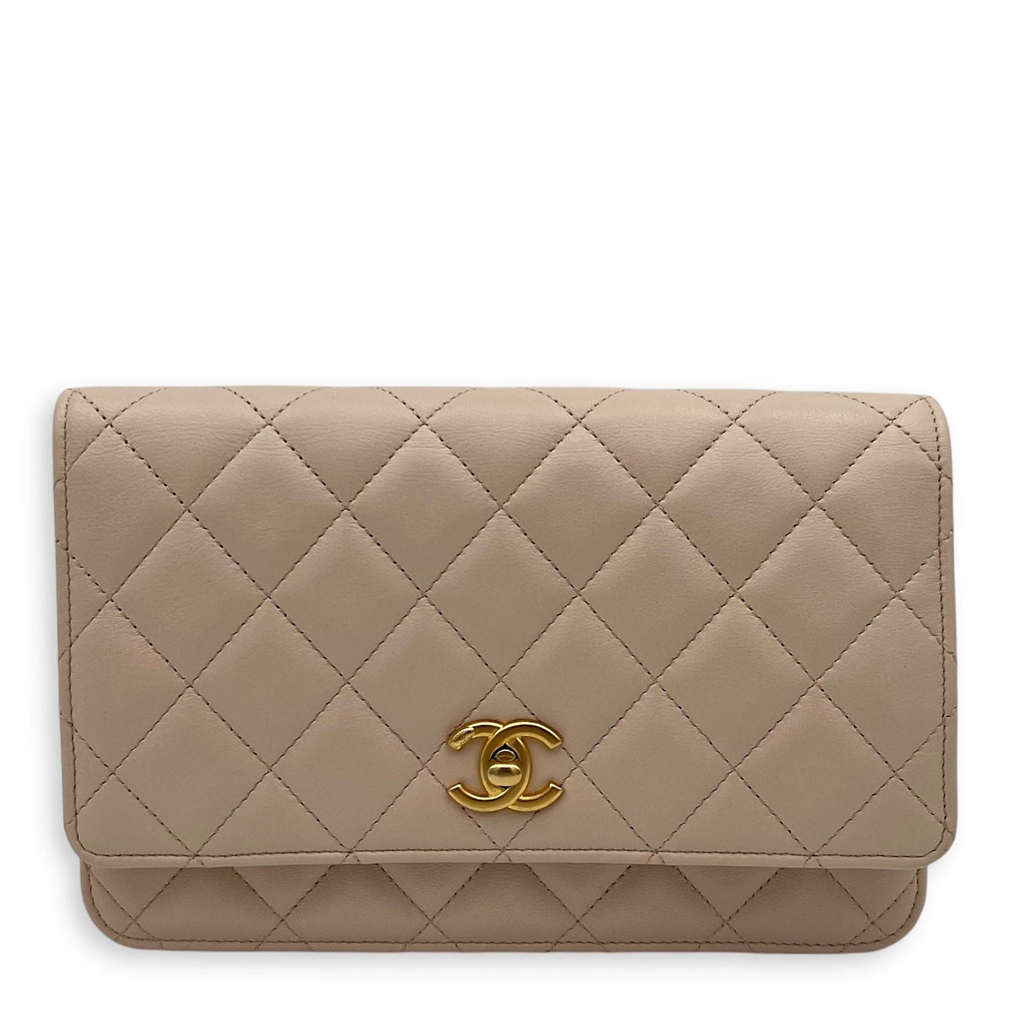 22C Pearl Crush Pink Wallet On Chain in Lambskin, Gold hardware