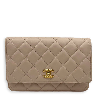 22C Pearl Crush Pink Wallet On Chain in Lambskin, Gold hardware