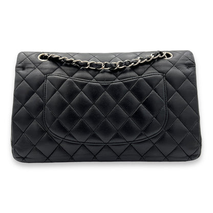 Classic Flap Medium Black Shoulder Bag in Lambskin, Silver hardware