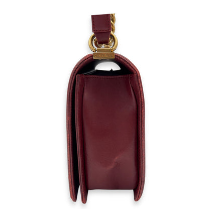 Boy Shoulder Bag Medium Red in Calfskin, Gold hardware