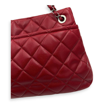 CC Shoulder Bag Red in Caviar Leather, Silver hardware