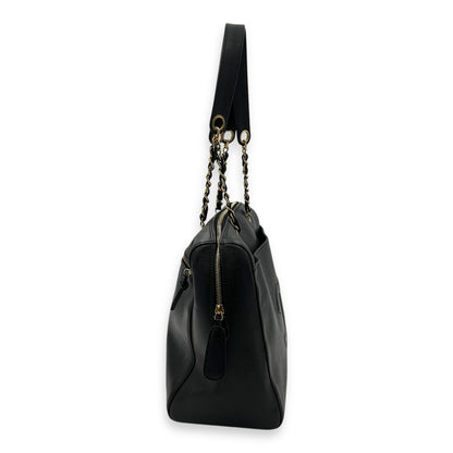 Vintage Shoulder Bag Black in Caviar Leather, Gold hardware