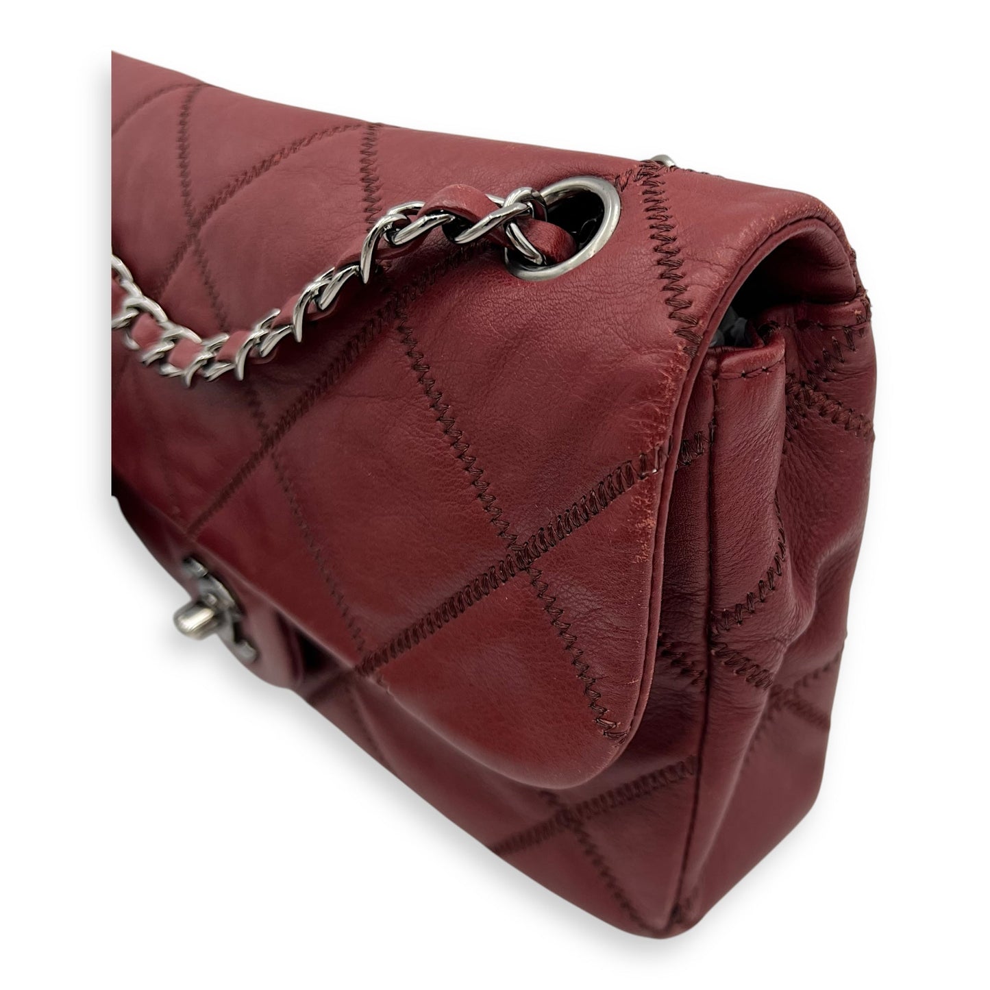 Classic Diamond Stitch Quilted Red Shoulder Bag in Calfskin, Ruthenium hardware