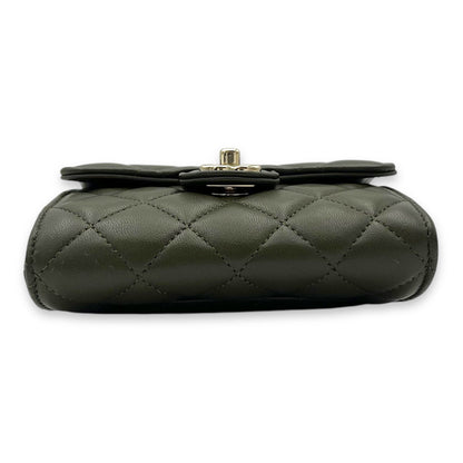 CC  Wallet Crossbody Bag Green in Lambskin, Gold hardware