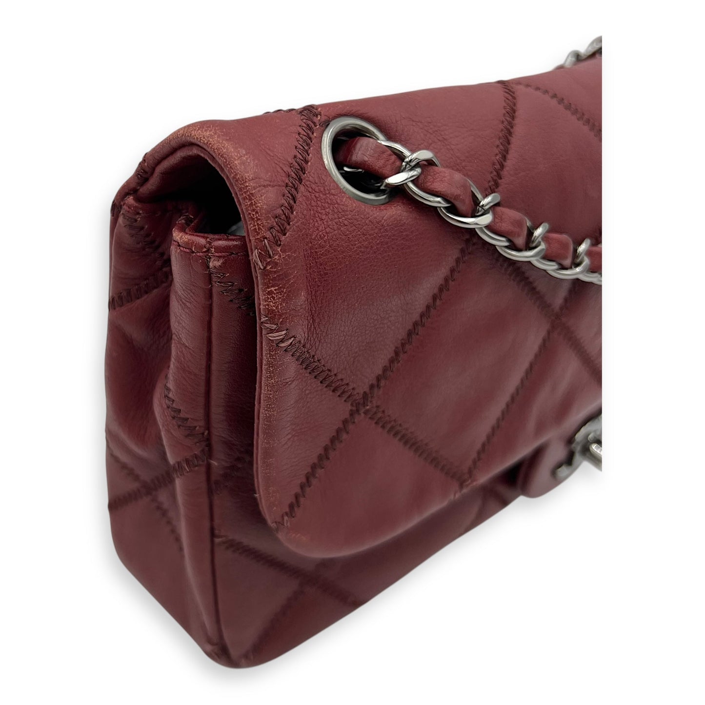 Classic Diamond Stitch Quilted Red Shoulder Bag in Calfskin, Ruthenium hardware