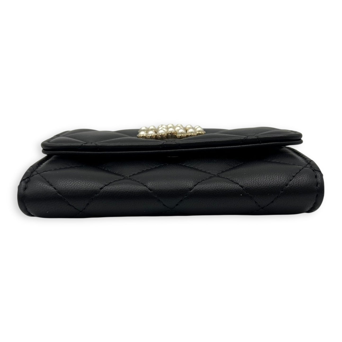 Pearl wallet Wallet Small Black in Lambskin, Gold hardware