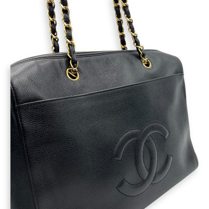 Vintage Shoulder Bag Black in Caviar Leather, Gold hardware