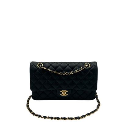 Classic Shoulder Bag Medium Black in Lambskin, Gold hardware