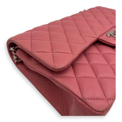 Classic Medium Pink Shoulder Bag in Lambskin, Silver hardware