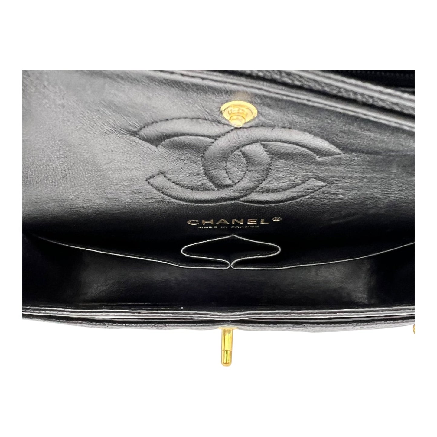 Classic Shoulder Bag Black in Caviar Leather, Gold hardware