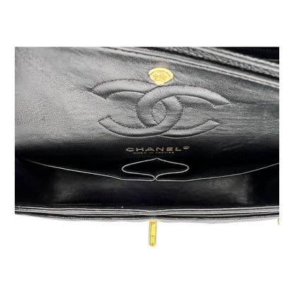 Classic Shoulder Bag Black in Caviar Leather, Gold hardware