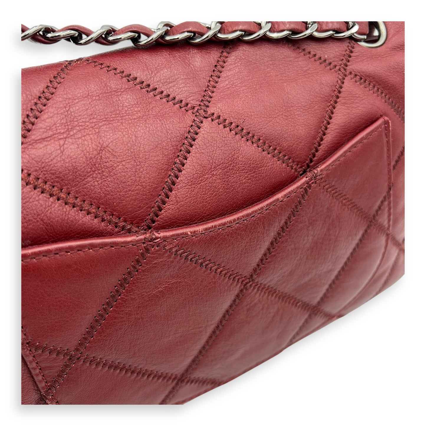 Classic Diamond Stitch Quilted Red Shoulder Bag in Calfskin, Ruthenium hardware