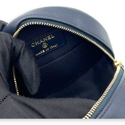 Round CC Crossbody Bag Blue in Calfskin, Mixed hardware