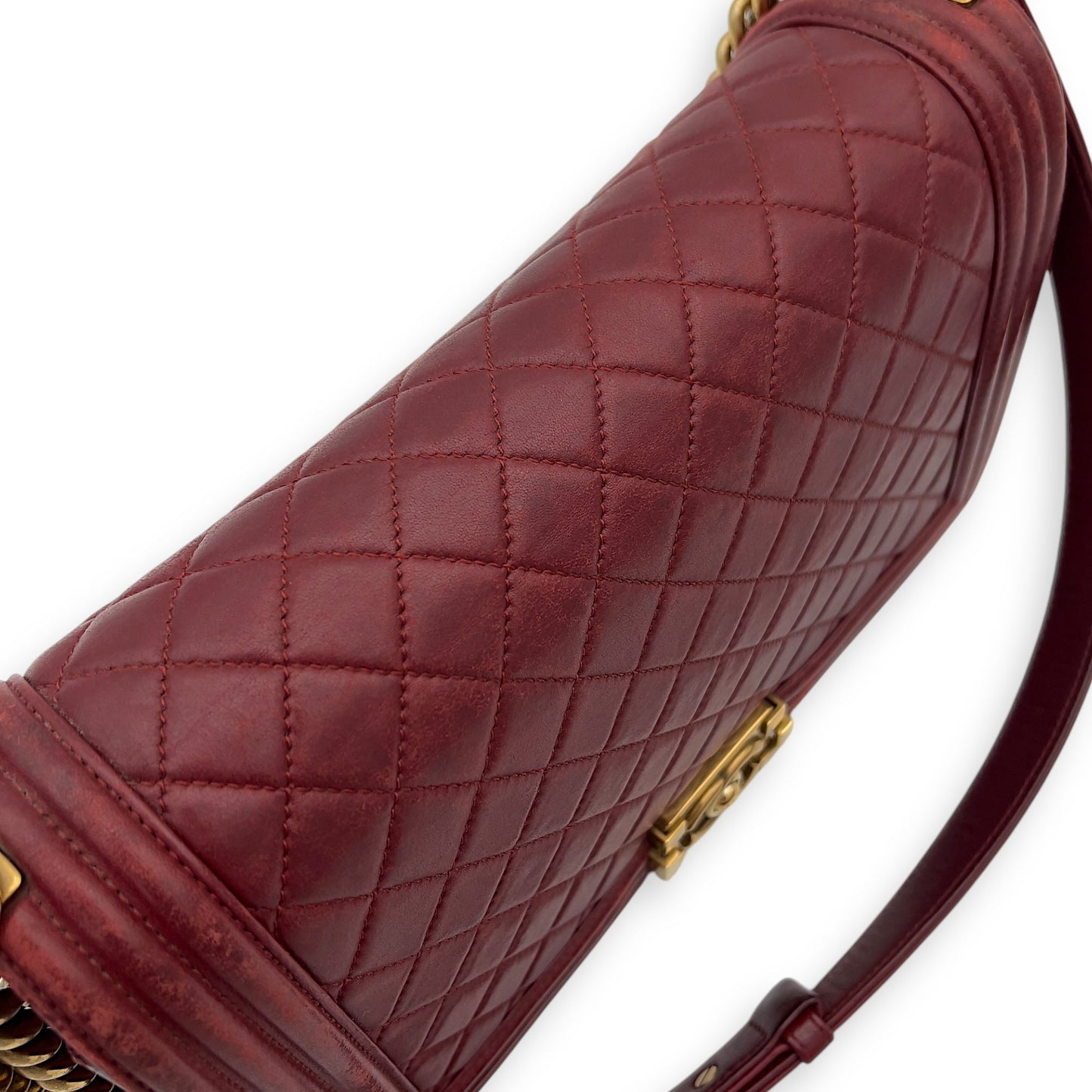 Boy Shoulder Bag Medium Red in Calfskin, Gold hardware