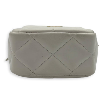 CC Camera Crossbody Bag White in Lambskin, Gold hardware