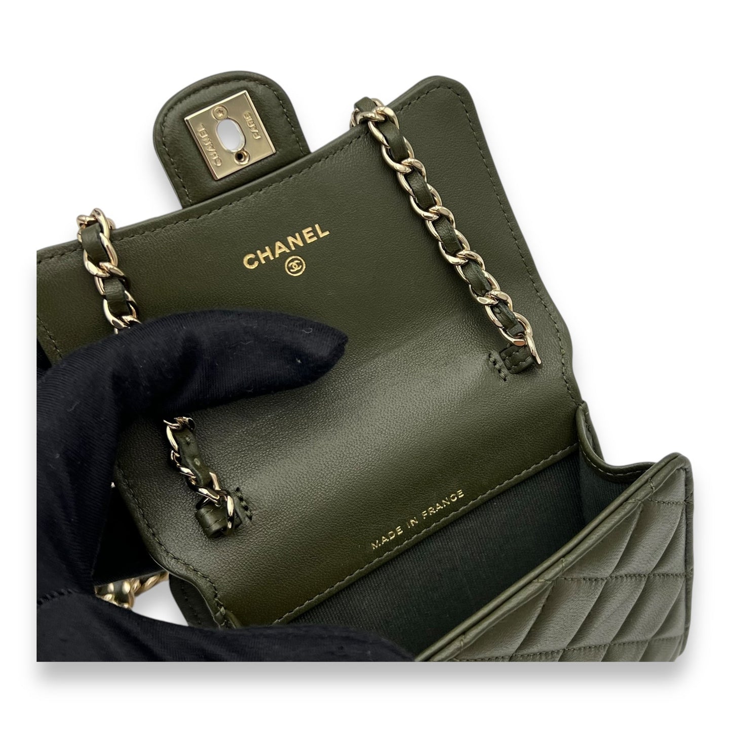CC  Wallet Crossbody Bag Green in Lambskin, Gold hardware