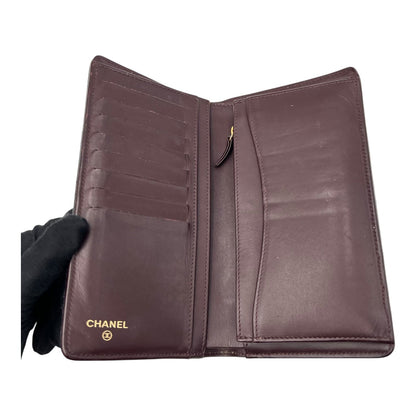 Classic Wallet Black in Caviar Leather, Gold hardware