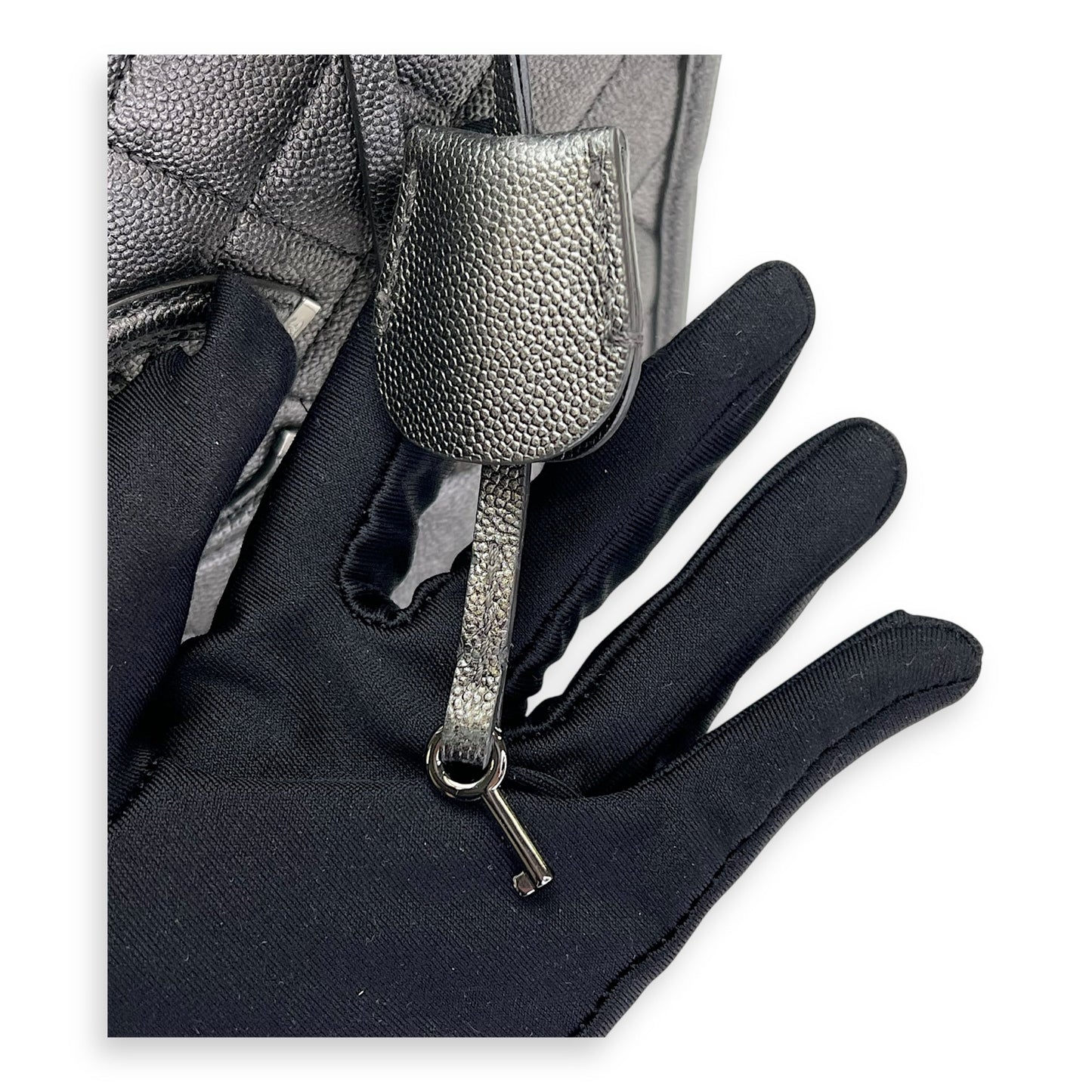 CC Filigree Large Silver Top Handle Bag in Caviar Leather, Silver hardware