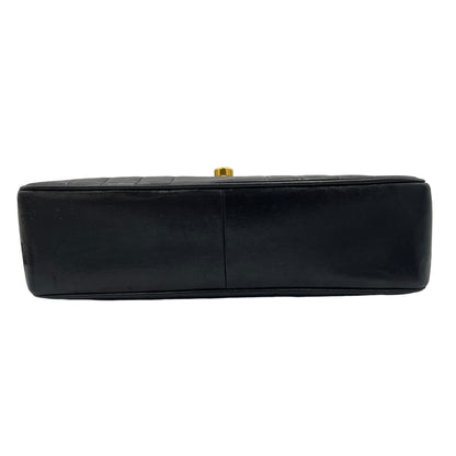 Vintage Flap Shoulder Bag Black in Lambskin, Gold hardware