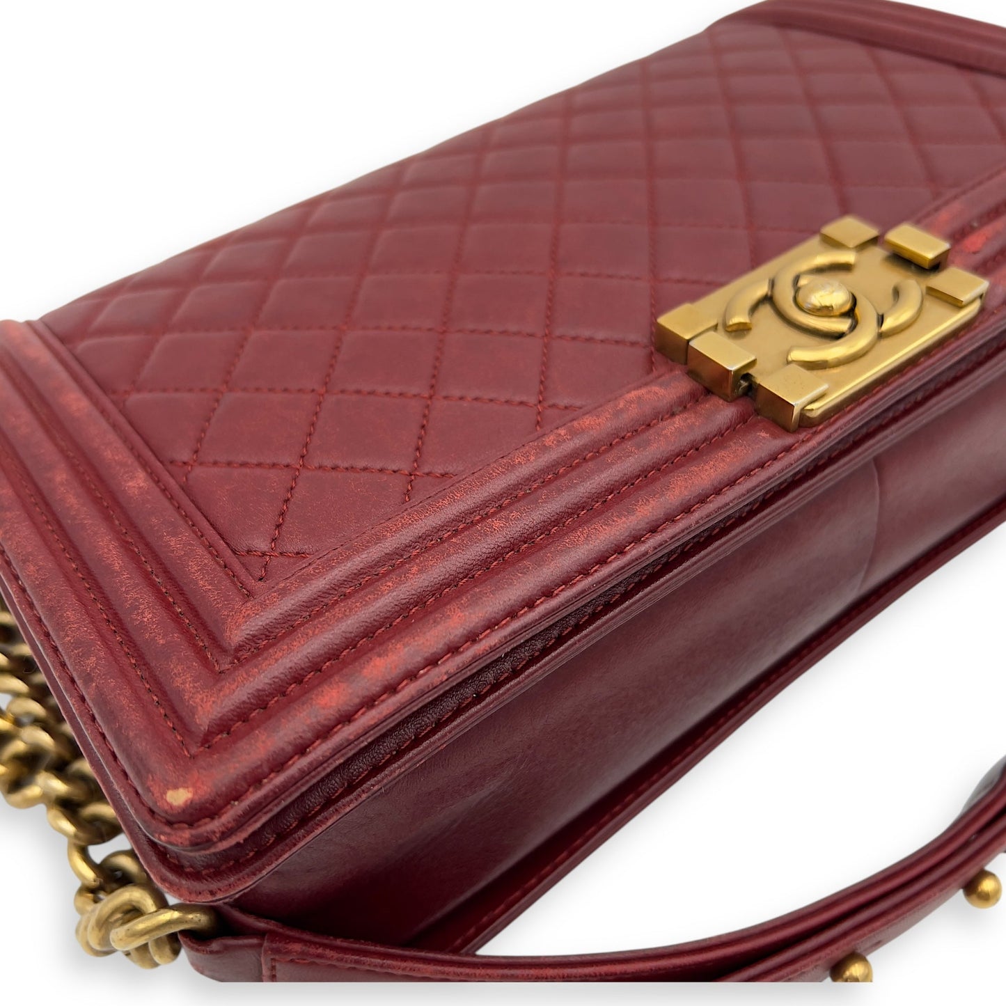 Boy Shoulder Bag Medium Red in Calfskin, Gold hardware