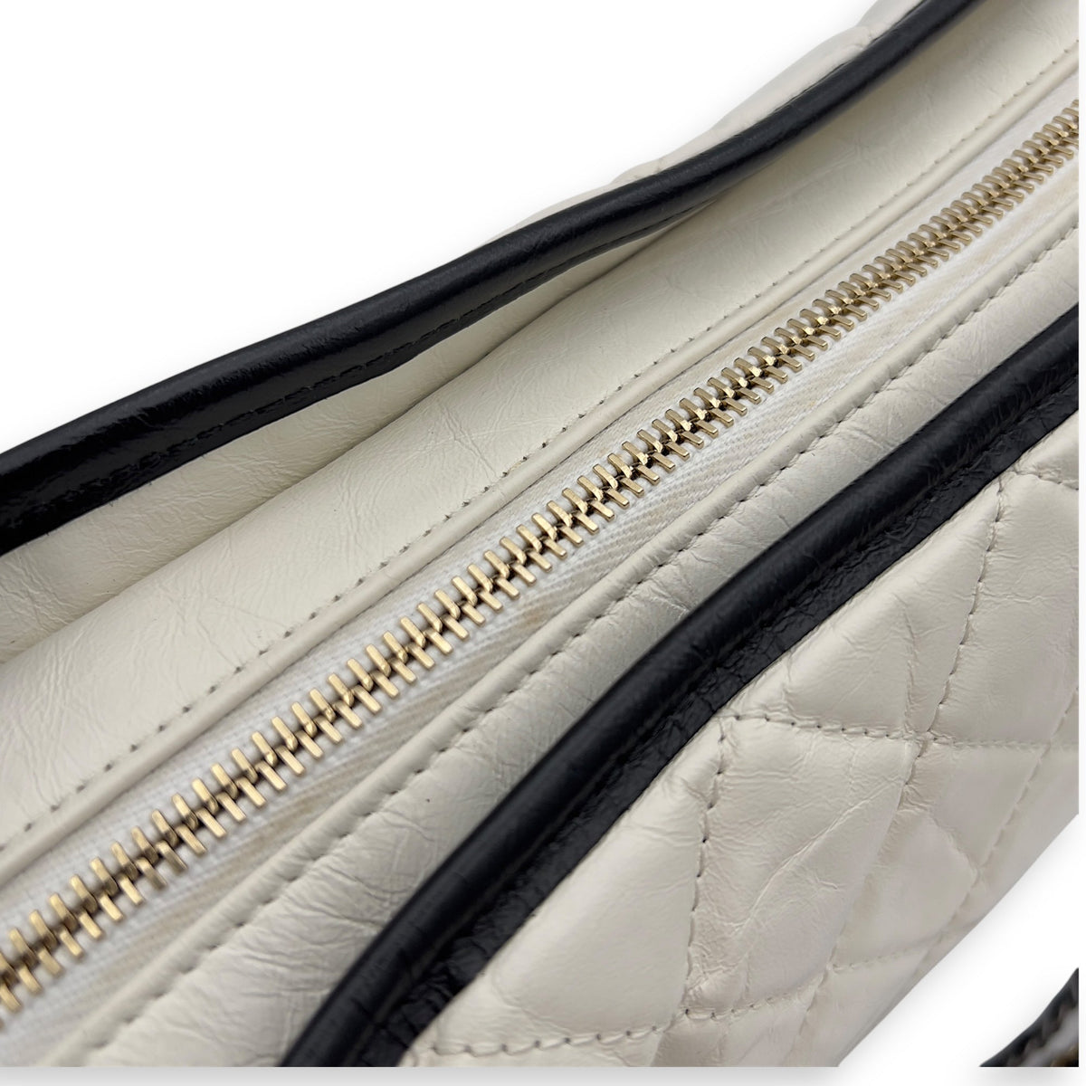 Gabrielle Medium White Shoulder Bag in Calfskin, Mixed hardware