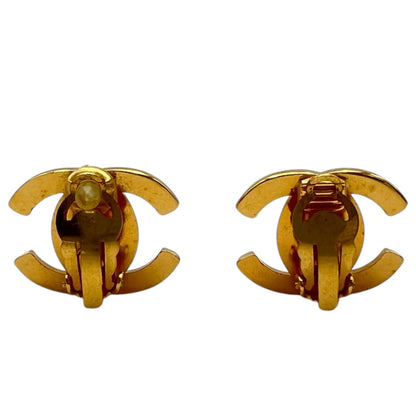 Vintage CC Turnlock Clip-on Gold Earrings in Others, Gold hardware