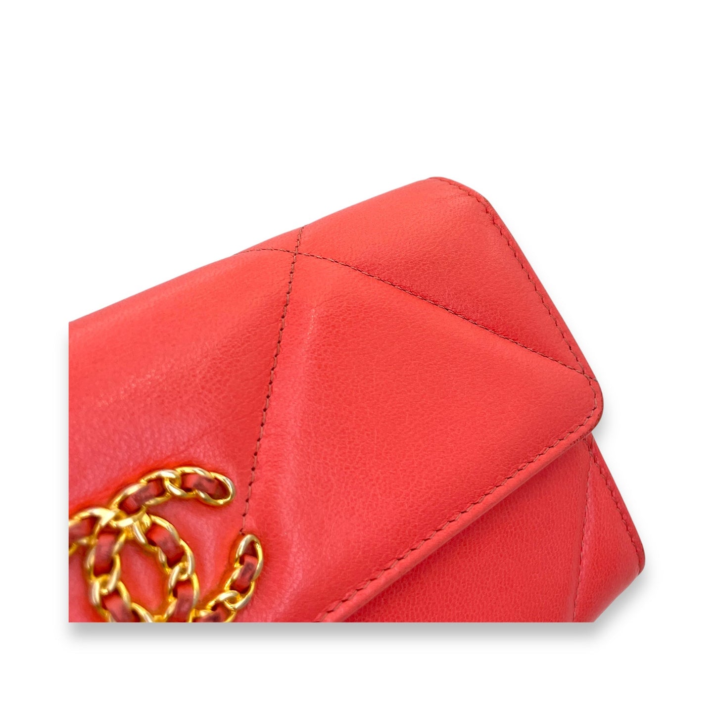 C19 Wallet Coral in Goat Leather, Gold hardware