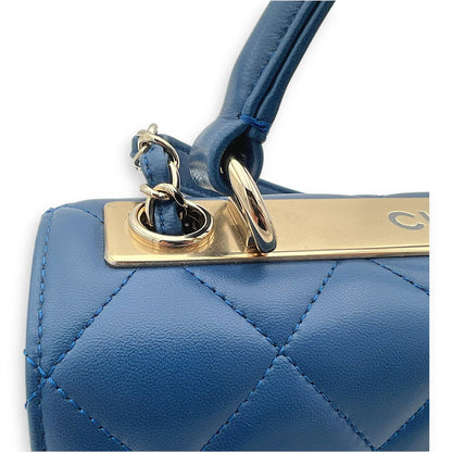 Trendy CC Top Handle Bag Blue in Lambskin, Gold hardware