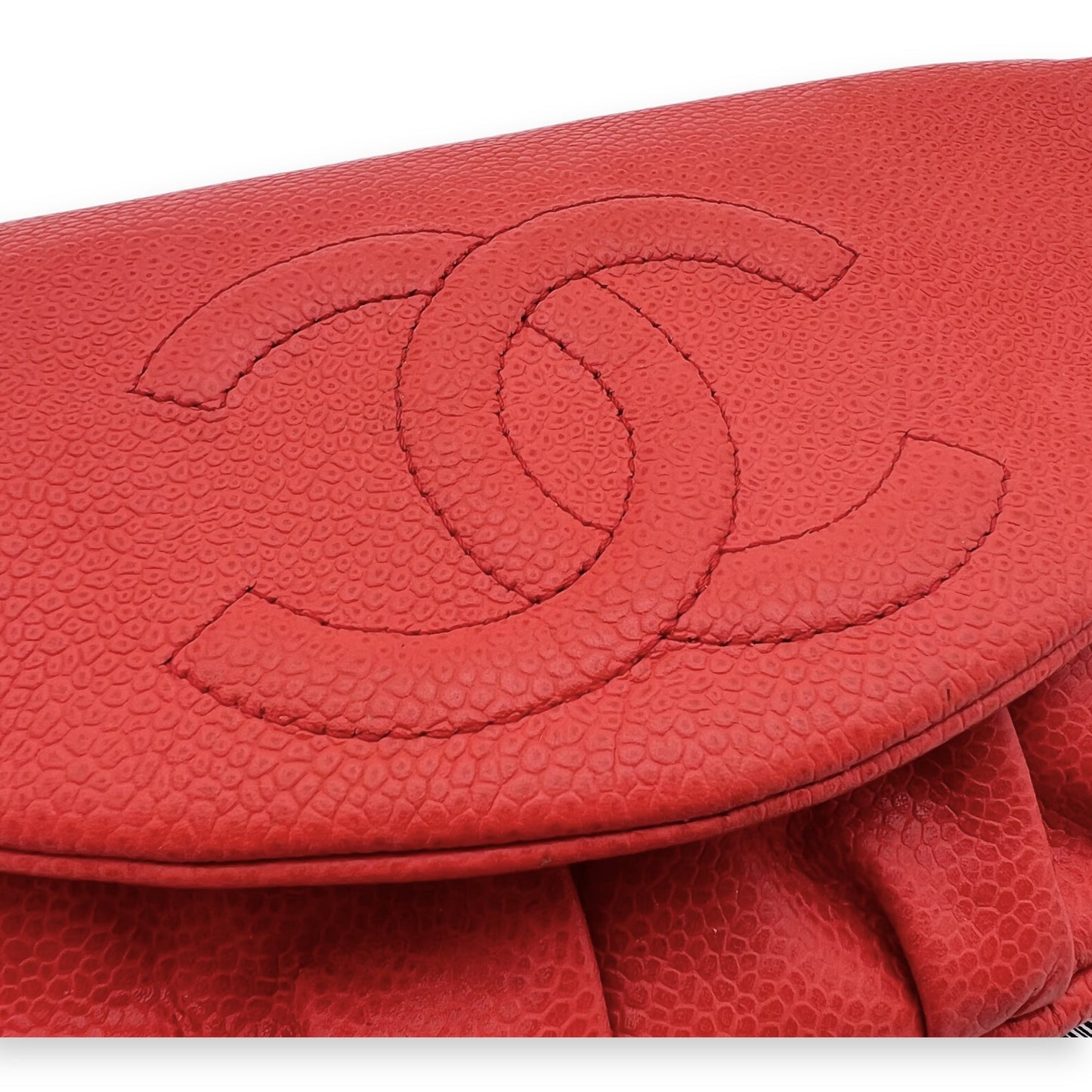Half Moon Wallet On Chain Red in Caviar Leather, Silver hardware