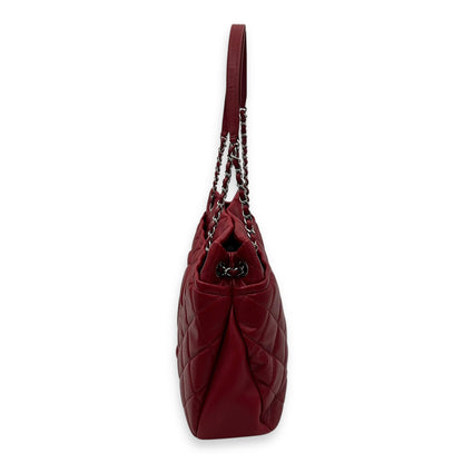 CC Shoulder Bag Red in Caviar Leather, Silver hardware