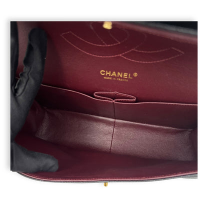 Classic Shoulder Bag Jumbo Black in Caviar Leather, Gold hardware
