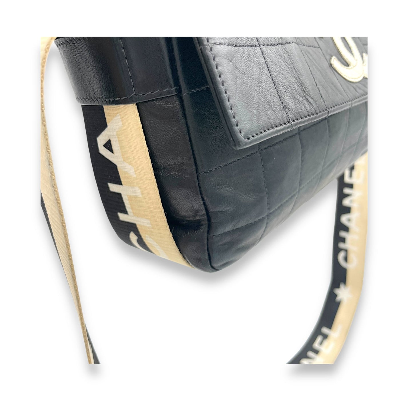 Chocolate Bar East West Star Flap Black Shoulder Bag in Lambskin, Gold hardware