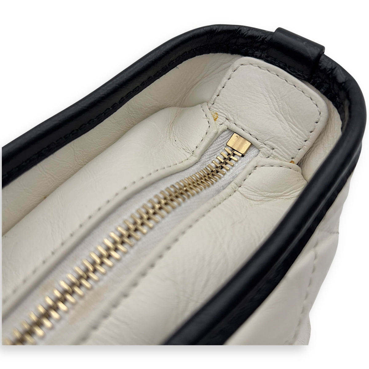 Gabrielle Medium White Shoulder Bag in Calfskin, Mixed hardware